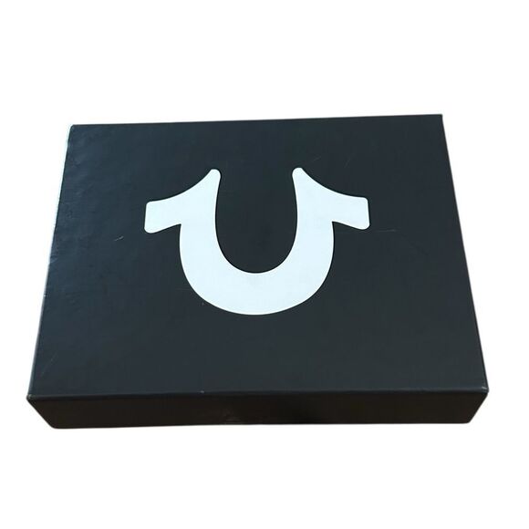 True Religion  Wallet NEW Bowman Leather Black Red RFID - Picture 6 of 7